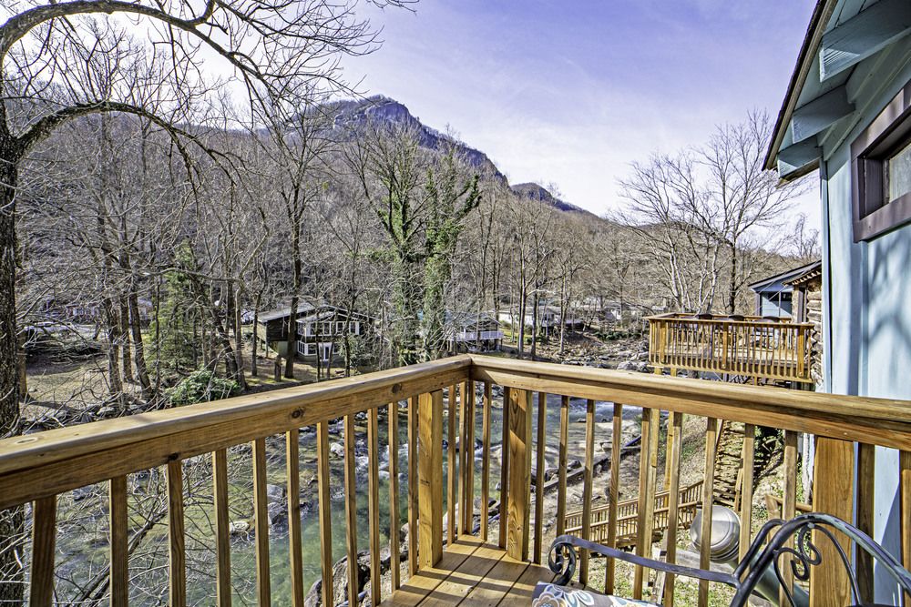 Riverside Lodge at Chimney Rock: 289 Main St, Chimney Rock, NC 28720